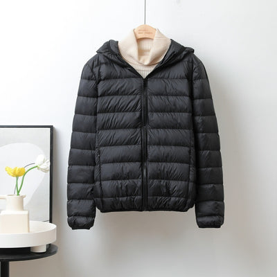 Chaqueta Corta Acolchada de Plumón para Mujer con Capucha y Cuello Alto - Image 4