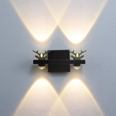 Lámpara de Pared Dorada Crown - Iluminación Elegante para Dormitorio, Sala y Pasillos - Image 9