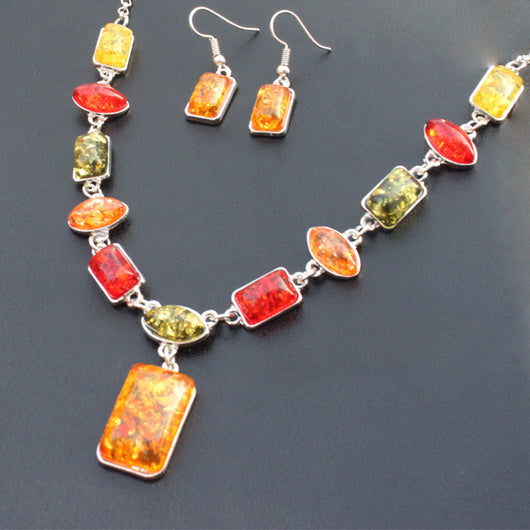 Conjunto de Aretes y Collar a Juego - Image 4