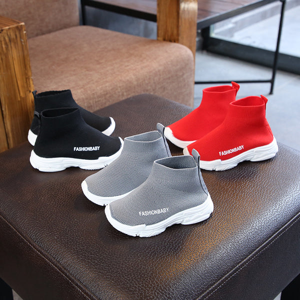 Calcetines y Zapatos para Niños Pequeños