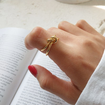 Anillo de Plata 925 con Nudo Elegante