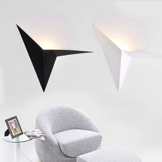 Lámpara de Pared Triangular para Dormitorio y Estudio