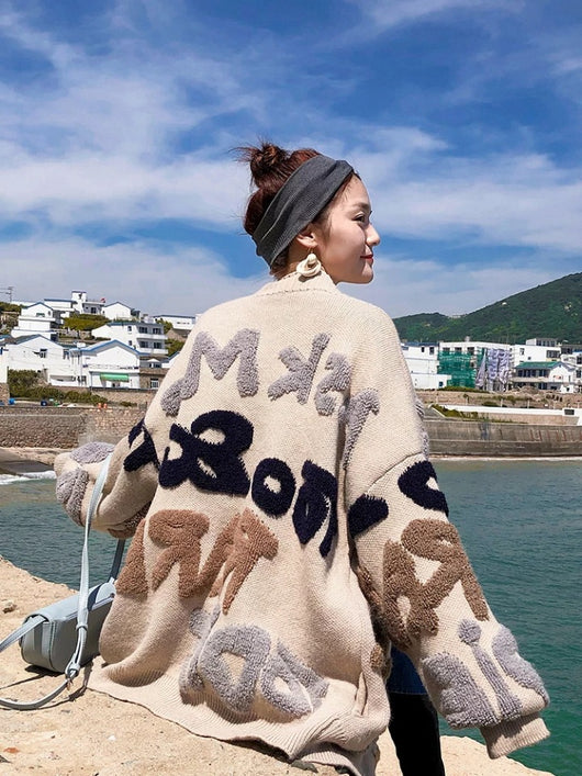 Cardigan Grueso Oversized con Letras - Suéter Voluminoso - Image 3