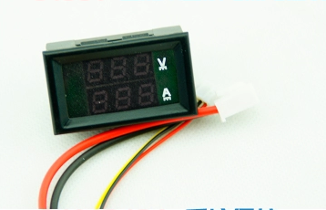 Medidor Digital Dual DC 0-100V/10A con Pantalla LED de Voltaje y Corriente - Image 3