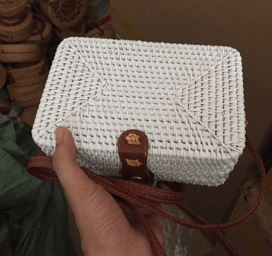 Bolsa Tejida de Ratán Artesanal - Bandolera Mini Retro con Cierre de Cuero - Image 22