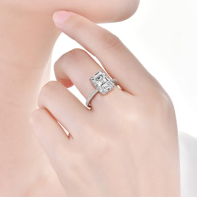 Anillo de Esmeralda Rectangular Tallado con Flor y Punta Redonda - Image 3