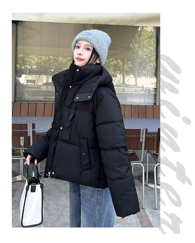 Chaqueta Corta Acolchada con Capucha para Mujer - Image 32