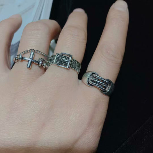 Cinturón Elegante con Anillo Cruzado Minimalista
