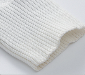 Suéter de Algodón con Estampado Corazón Inglés y Efecto Espuma Disolvente - Image 8