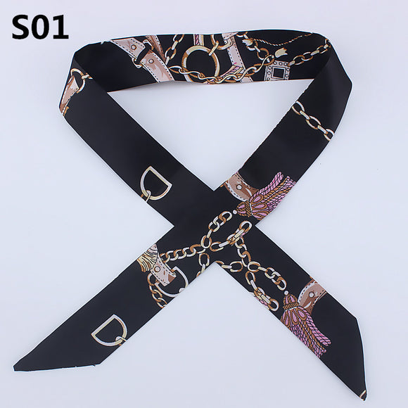 Pañuelo de Seda con Asas Anudadas - Accesorio Elegante Pequeño