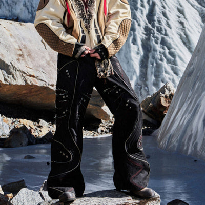 Jeans Negros Aurochs con Costuras Estructuradas