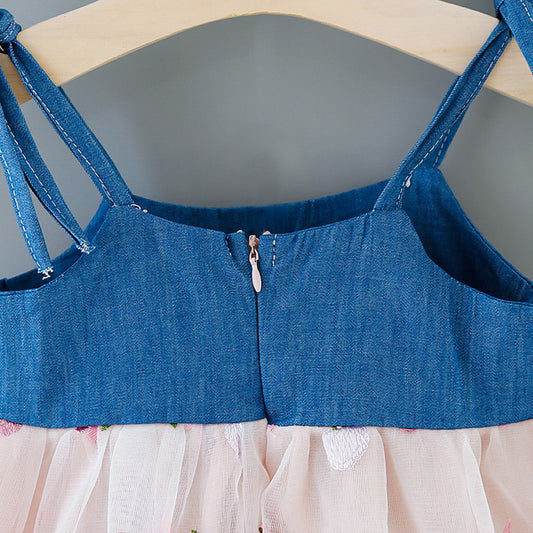 Vestido Infantil Denim con Detalles de Malla y Tirantes - Image 2