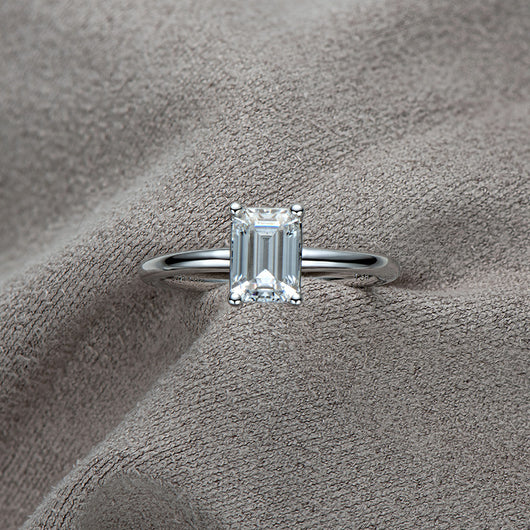 Anillo de Moissanita en Plata 925 con Bisel Rectangular - Image 6