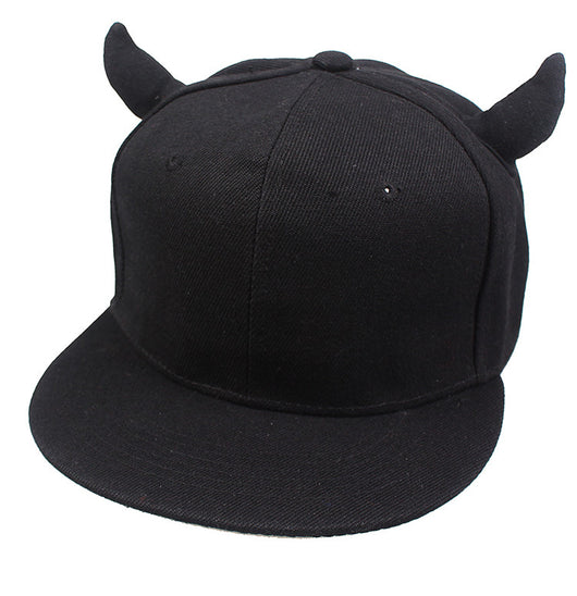 Gorra de Béisbol Negra con Cuernos