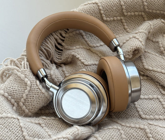 Auriculares Bluetooth Retro Estilo Maletín con Metal - Image 9