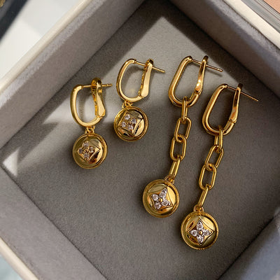 Aretes Largos de Cadena con Trébol de Cuatro Hojas y Diamantes - Image 6