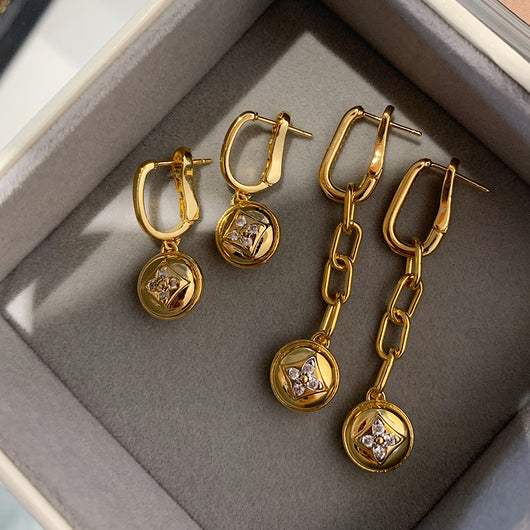 Aretes Largos de Cadena con Trébol de Cuatro Hojas y Diamantes - Image 6