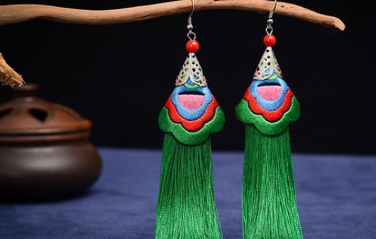 Aretes Étnicos con Borlas Artesanales - Image 16