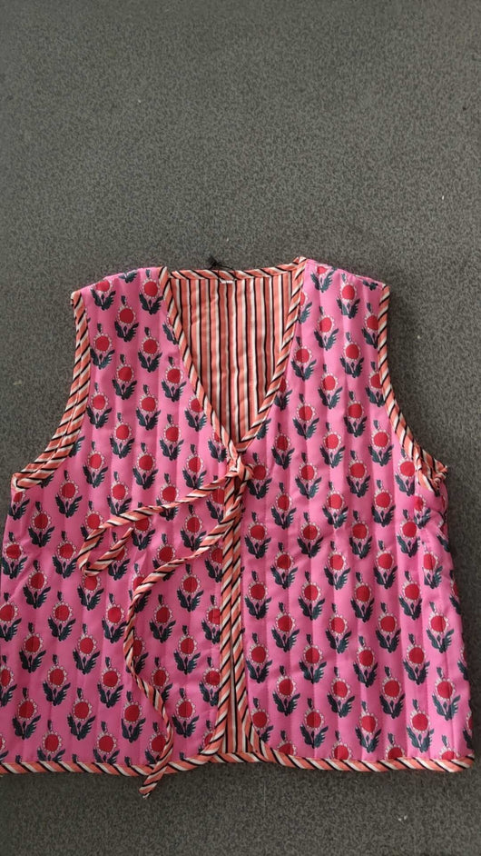 Blusa sin Mangas con Encaje Floral Delicado para Mujer - Image 9