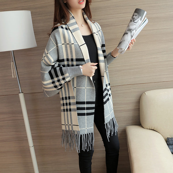 Capa Poncho Escocés con Borlas - Abrigo Elegante para Mujer