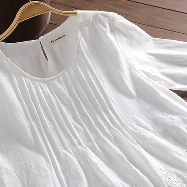 Blusa de Manga Corta con Bordados y Recortes en Colores Sólidos
