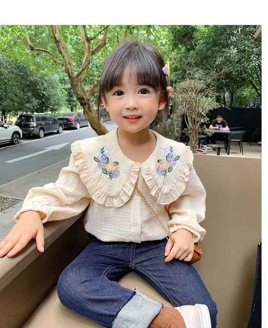 Blusa Infantil Coreana Blanca con Bordados Elegantes