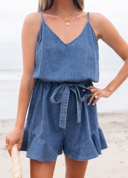 Mono Chambray Azul Ashleigh con Tirantes Finos, Escote V y Volantes - Image 10
