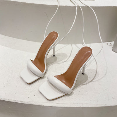 Tacones Stiletto con Punta Cuadrada y Tira al Tobillo - Image 12