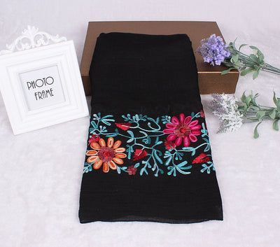 Pañuelo Étnico de Seda con Bordados Florales - Protección Solar y Estilo - Image 6