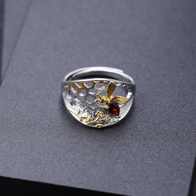 Anillo Ajustable de Diseño Natural con Apertura Flexible