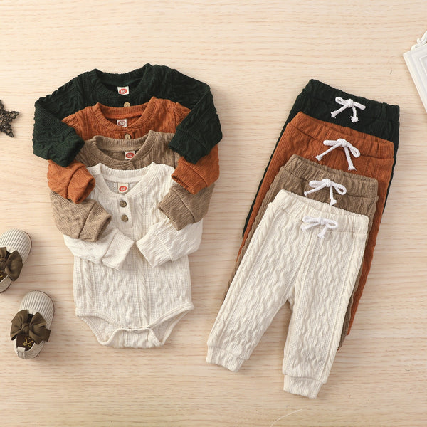 Conjunto Infantil de Dos Piezas con Cuello Redondo y Mangas Largas