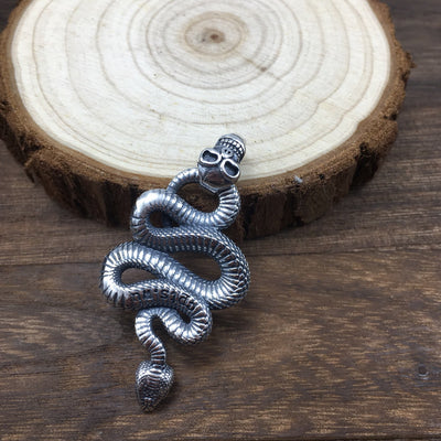 Anillo de Calavera en Plata Esterlina con Colgante de Serpiente Python - Image 7