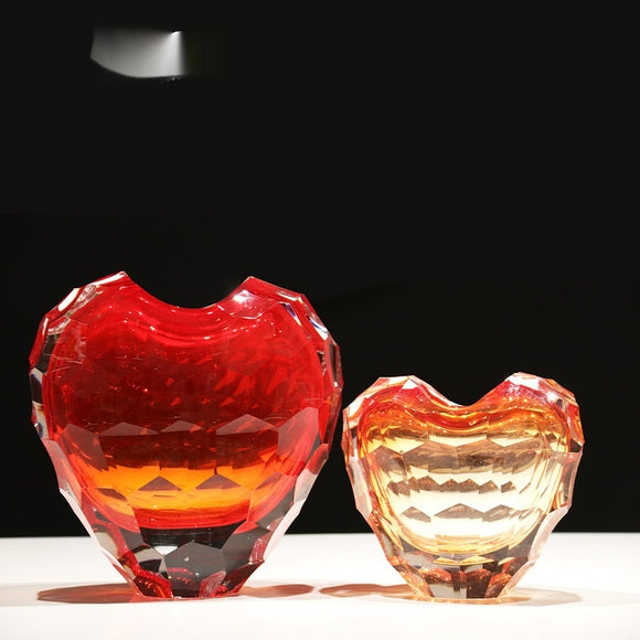 Jarrón de Cristal en Forma de Corazón con Degradado Rojo - Adorno de Lujo