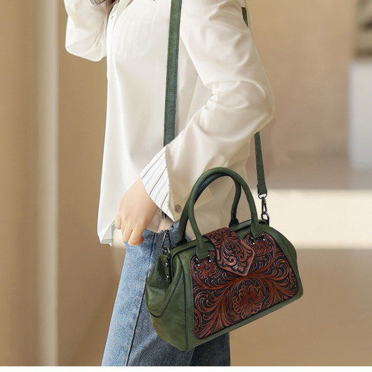 Bolso de Cuero Artesanal Tallado para Mujer con Diseño Asimétrico - Image 4