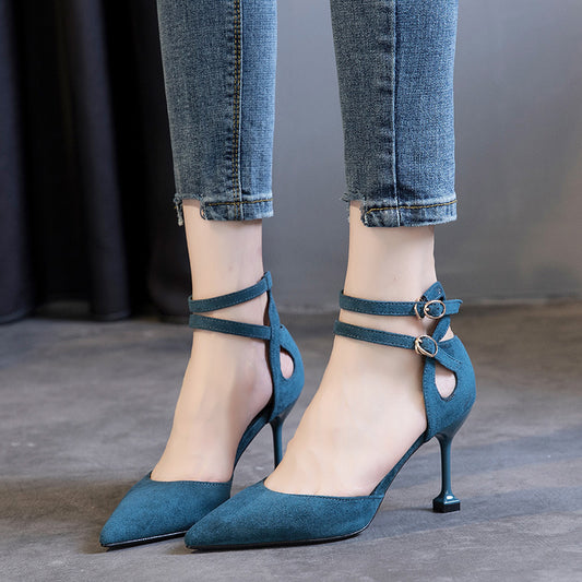 Zapato de Tacón Puntiagudo con Hebilla