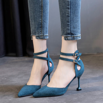 Zapato de Tacón Puntiagudo con Hebilla