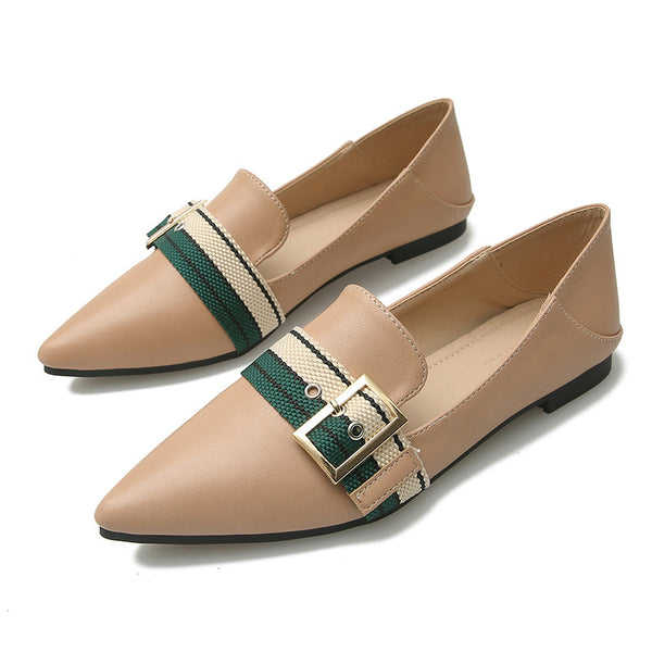 Zapato de Tacón Puntiagudo con Hebilla de Cinturón Elegante - Image 9