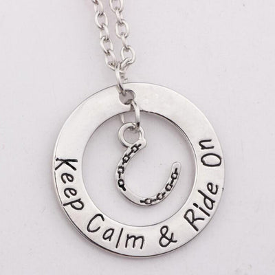 Collar con Dije Elegante