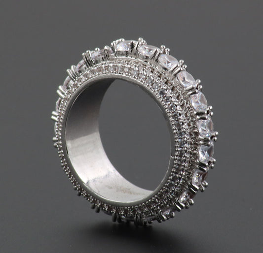 Anillo Hip-hop Giratorio con Diamantes y Circones Micro Incrustados