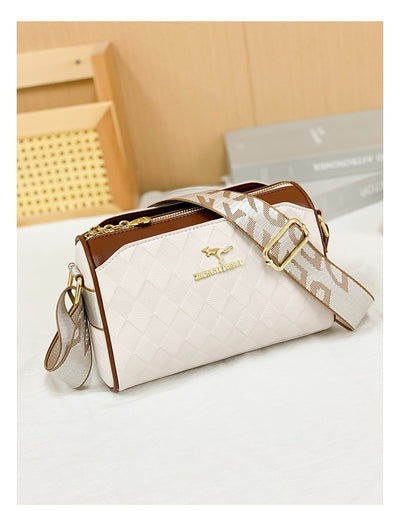 Bolsa Mensajera de Cuero con Detalles en Relieve - Elegancia Minimalista - Image 8