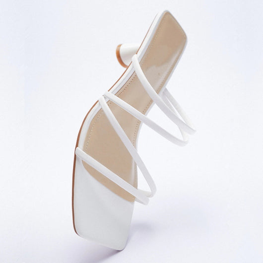 Sandalias Elegantes con Tacon Fino y Punta Cuadrada en Tonos Vino Tinto - Image 3