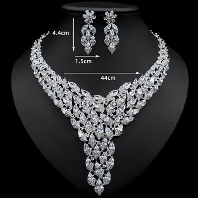 Conjunto de Collar y Aretes de Diamantes Completos con Diseño Exagerado - Image 8