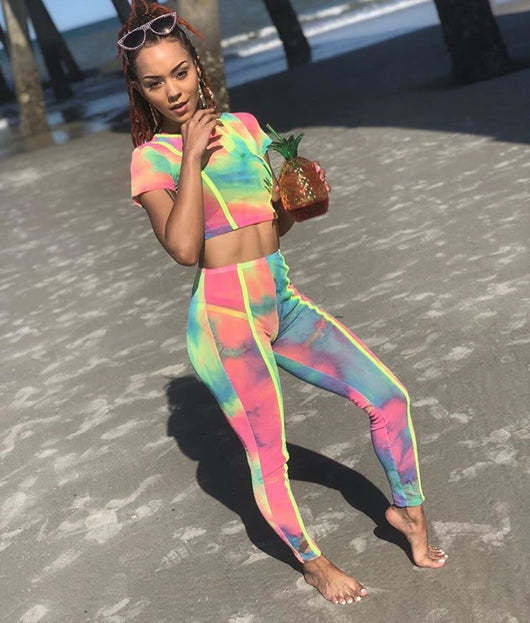 Traje Deportivo Tie-Dye Moderno - Image 9