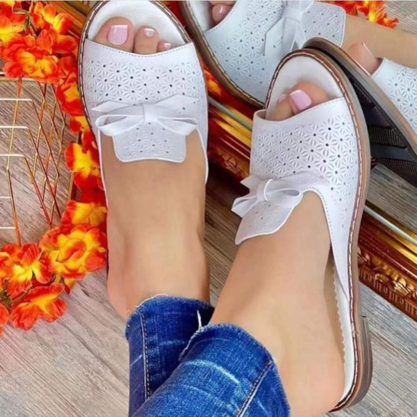 Sandalias Planas con Tacón Cuadrado - Estilo Moderno y Comodidad