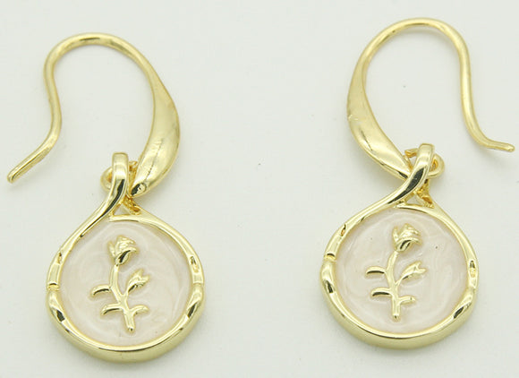 Aretes de Gota con Incrustación de Concha y Rosa