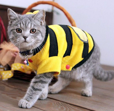 Ropa para Mascotas Diseño Abejitas - Pijama Polar Suave para Perros y Gatos - Image 3