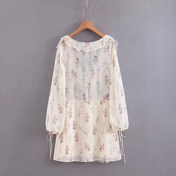 Vestido con Volantes y Cintura Definida
