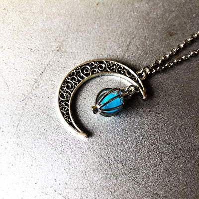 Collar Luminoso de Calabaza en Forma de Corazón con Luna Hueca - Image 3