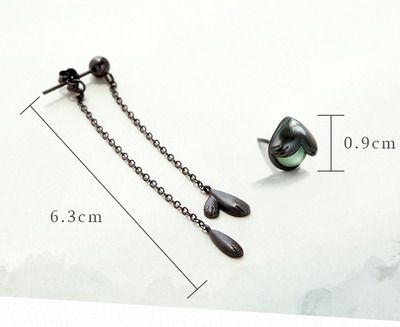 Aretes Asimétricos de Plata Esterlina - Diseño Floral Minimalista y Personalidad Única - Image 3