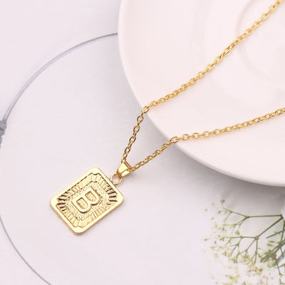 Collar con Dije de Letra del Alfabeto Inglés - Image 15